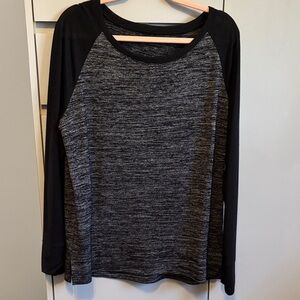 EUC Women's Long Sleeve Raglan Top - Black/Charcoal Fits XL- no tags on this